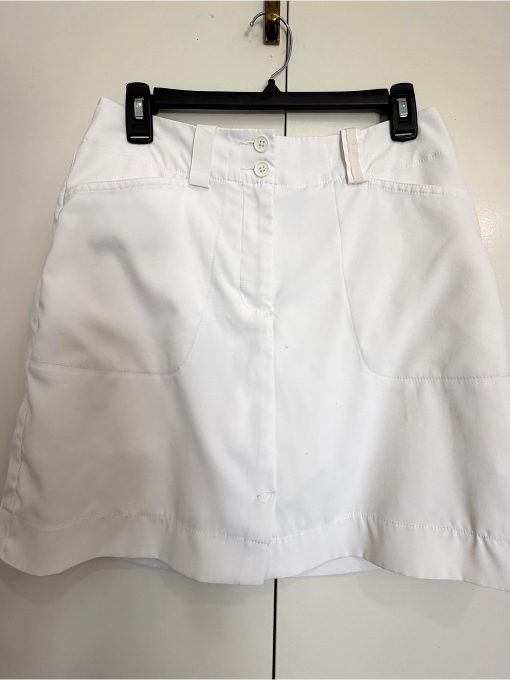Nike White Athletic Golf Skort with Button Waist size 4